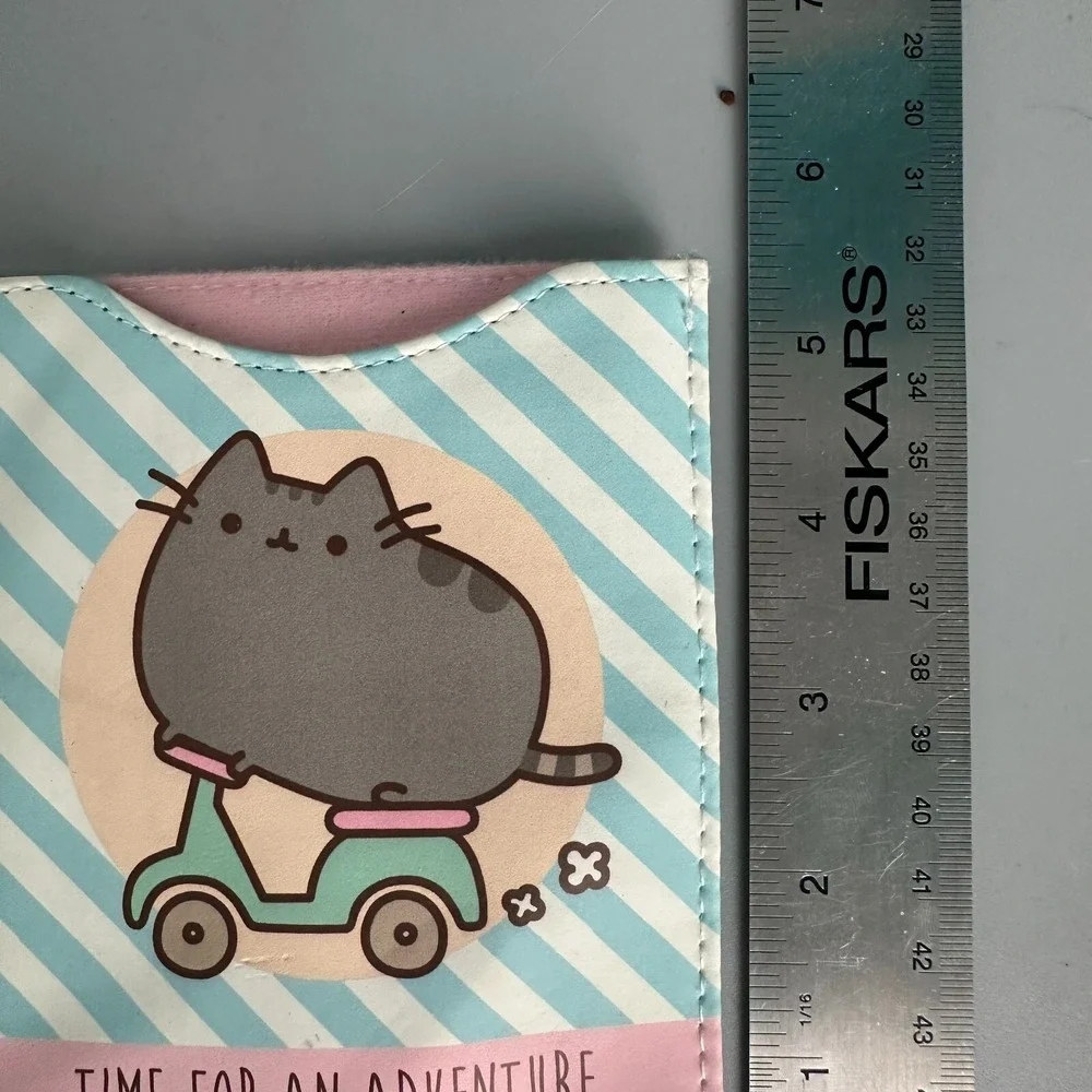 Pusheen showcases features